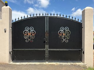 Villa bifamiliare in Vendita a Livorno, zona Collinaia, 567'000&euro;, 200 m²