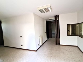 Ufficio in Vendita a Vinci, 210'000€, 190 m²