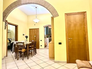 Quadrilocale in Vendita a Siena, 270'000&euro;, 84 m², arredato