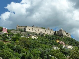 Immobile commerciale in Affitto a Massa, 1'500€, 150 m²