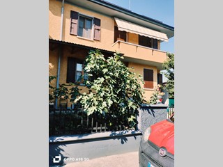 Villetta a schiera in Vendita a Reggio Emilia, 315'000€, 136 m², con Box