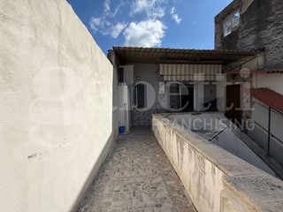 Bilocale in Vendita a Castello di Cisterna, 125'000€, 65 m²
