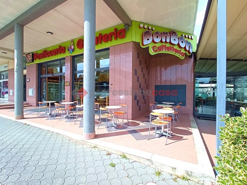 Negozio in Vendita a Aprilia, 350 m², arredato