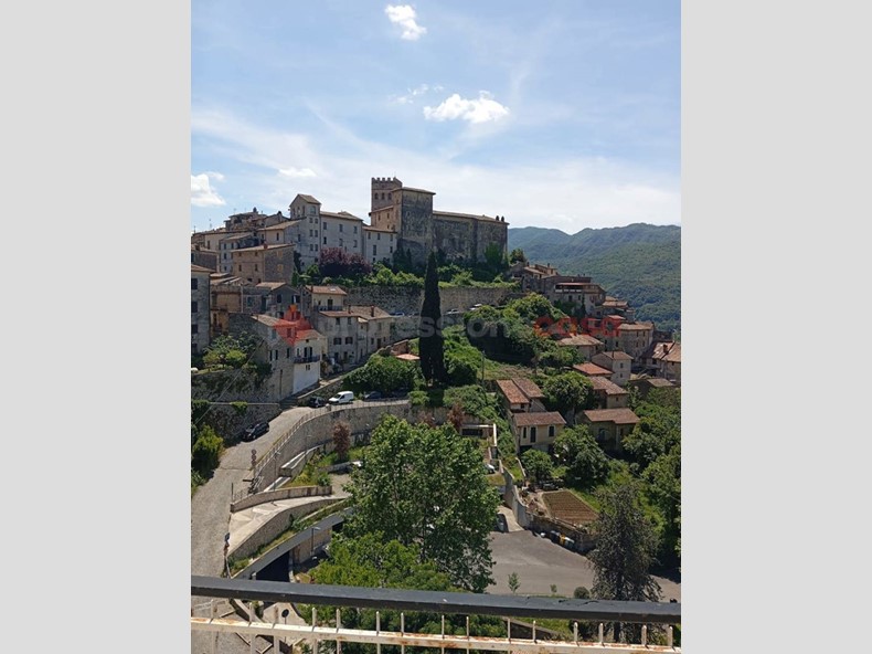 Appartamento in Vendita a Roviano, 110'000€, 137 m²