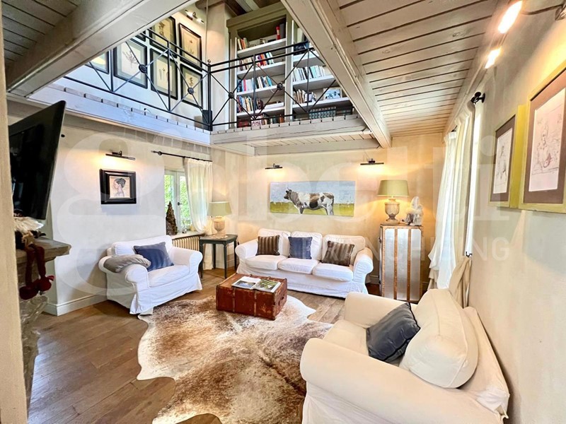 Casa Indipendente in Vendita a Bossolasco, 680'000€, 280 m², arredato