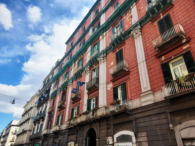 Appartamento in Vendita a Napoli, 380'000€, 165 m²
