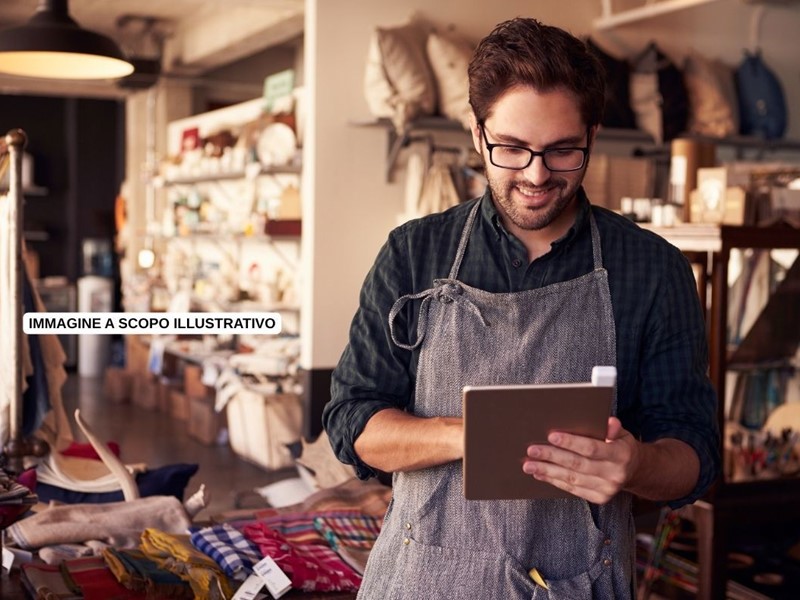 Negozio in Vendita a Rovigo, 90'000€, 200 m²