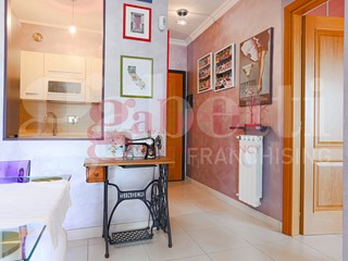 Bilocale in Vendita a Roma, 220'000€, 52 m²