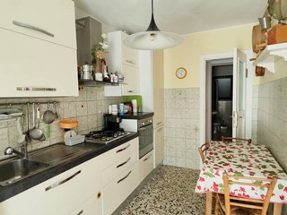 Casa Indipendente in Vendita a Farini, 290'000€, 466 m²