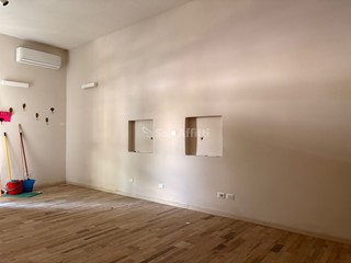 Laboratorio in Affitto a Siena, zona San Miniato, 500€, 46 m²