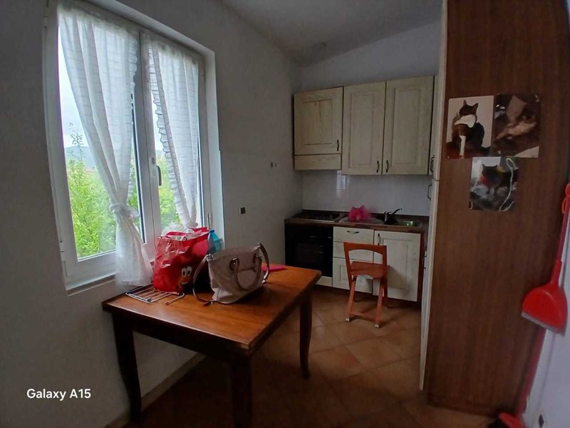 Quadrilocale in Vendita a Castelnuovo Magra, 135'000€, 97 m²