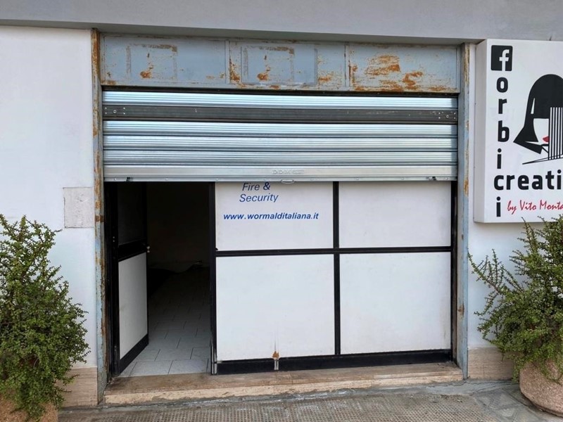 Immobile commerciale in Affitto a Casamassima, 400€, 28 m²