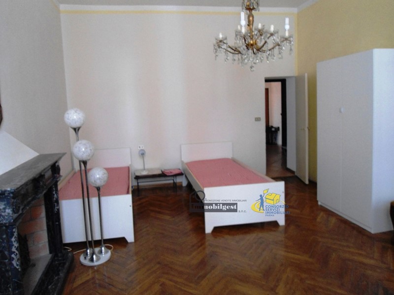 Trilocale in Vendita a Parma, zona Parma Centro, 130'000€, 71 m², arredato