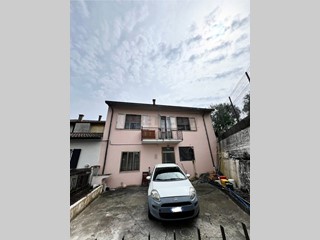 Casa Semi Indipendente in Vendita a Zermeghedo, 110'000&euro;, 100 m², arredato