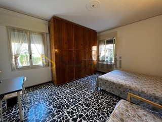 Stanza in Affitto a Modena, 300&euro;, 90 m²