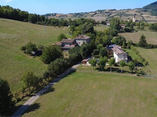 Casa Indipendente in Vendita a Montese, 190'000€, 490 m², con Box