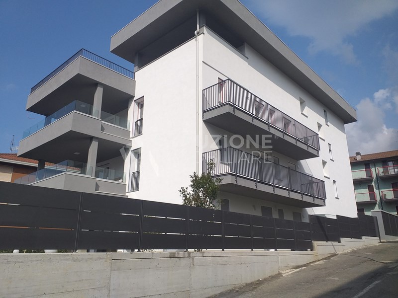 Quadrilocale in Vendita a Albino, 379'000€, 138 m²