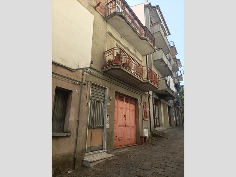 Trilocale in Vendita a Stigliano, zona Area montagna materana , 20'000€, 80 m², arredato