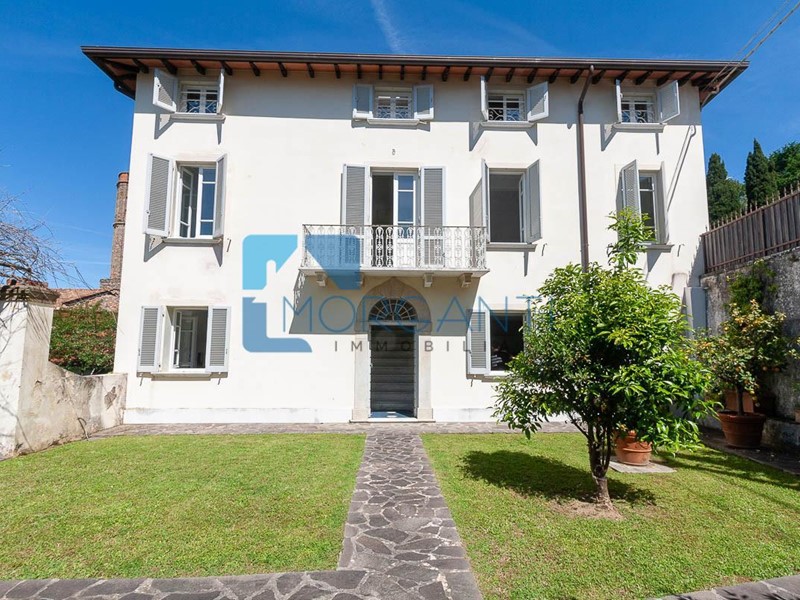 Casa di corte in Vendita a Pietrasanta, zona Capriglia, 930'000€, 250 m², arredato
