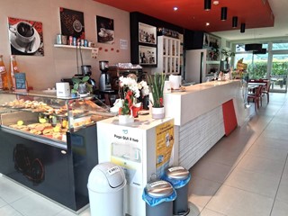 Attività commerciale in Vendita a Capannori, zona Lammari, 55'000€, 111 m²