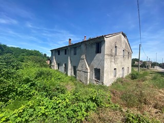 Casale in Vendita a Castelbaldo, 39'000€, 435 m²