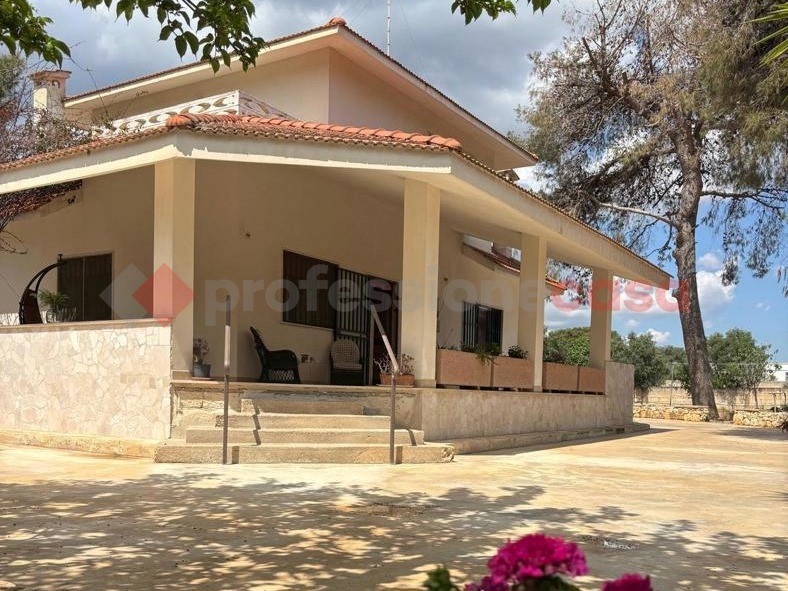 Villa bifamiliare in Vendita a Manduria, 290'000€, 150 m²