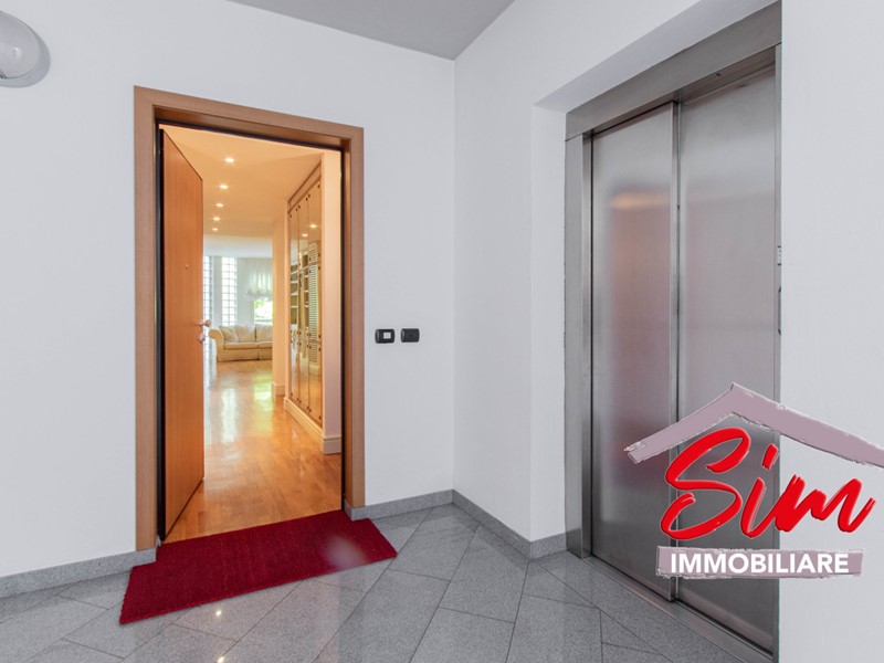 Attico in Vendita a Novara, zona Centro, 447'000€, 170 m², con Box