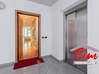 Attico in Vendita a Novara, zona Centro, 447'000€, 170 m², con Box