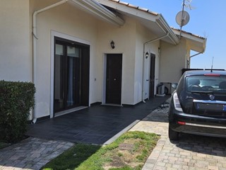 Villa in Vendita a Pedara, 315'000€, 170 m²