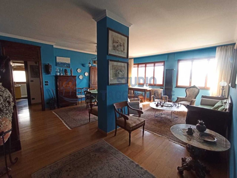 Appartamento in Vendita a Sanremo, 490'000€, 155 m²