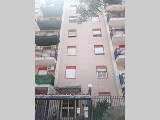 Quadrilocale in Vendita a Palermo, zona SPERONE, 160'000€, 120 m²