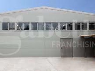 Capannone in Vendita a Villorba, 480'000€, 750 m²