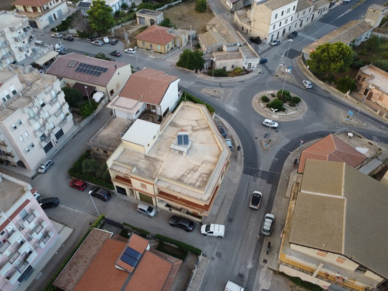 Trilocale in Vendita a Modica, zona FRIGINTINI, 500 m², con Box