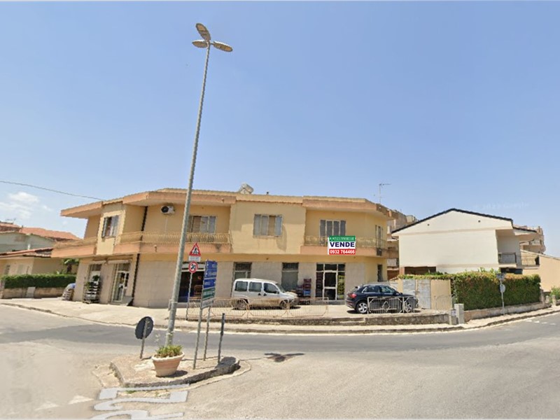 Immobile commerciale in Vendita a Modica, zona FRIGINTINI, 160 m²