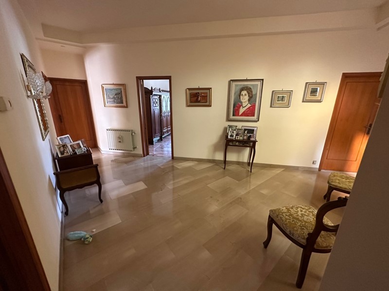 Trilocale in Vendita a Modica, zona FRIGINTINI, 170'000€, 150 m², con Box