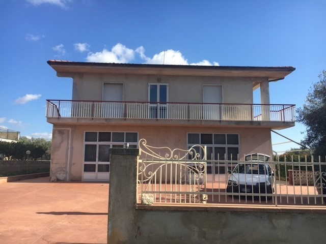 Casa Indipendente in Vendita a Modica, zona MARE, 180'000€, 100 m², con Box