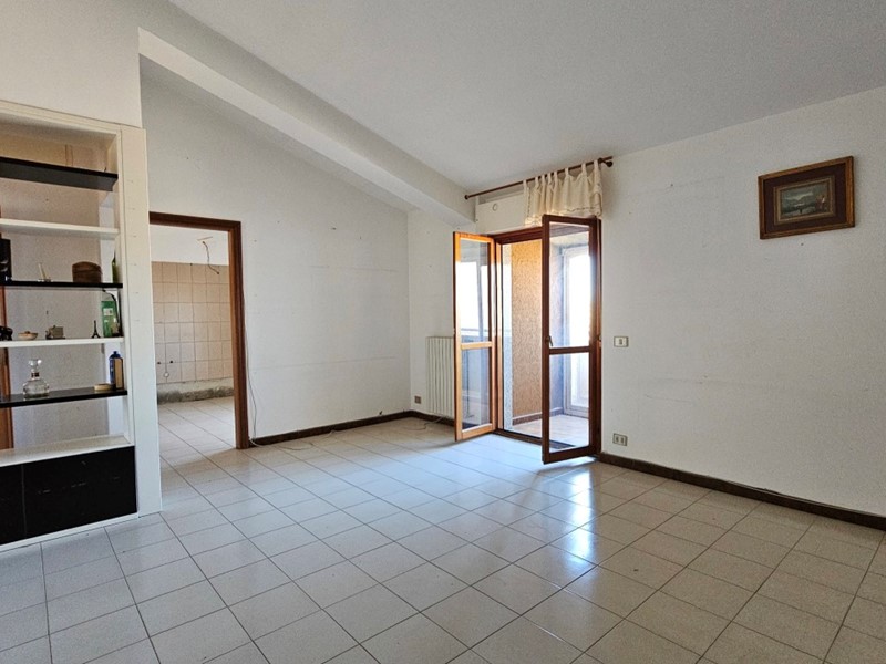 Quadrilocale in Vendita a Modica, zona SORDA QUARTIERE, 100'000€, 95 m², con Box