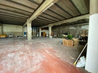 Immobile commerciale in Affitto a Modica, zona SORDA QUARTIERE, 800 m²