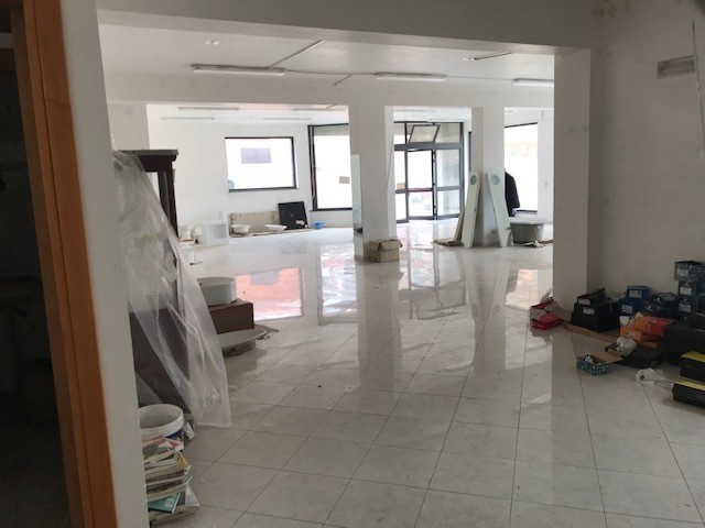 Immobile commerciale in Affitto a Modica, zona SORDA QUARTIERE, 1'000€, 150 m²