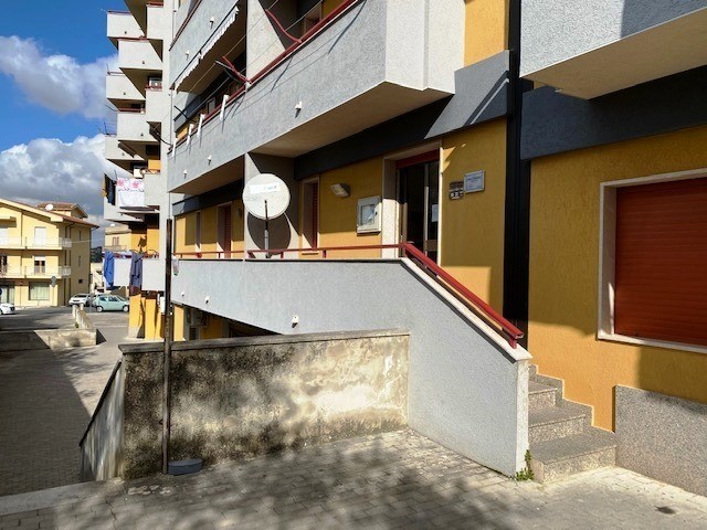 Ufficio in Vendita a Modica, zona SORDA QUARTIERE, 100'000€, 110 m², arredato, con Box