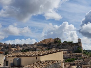 Villa in Vendita a Modica, zona MODICA BASSA, 129'000€, 230 m²