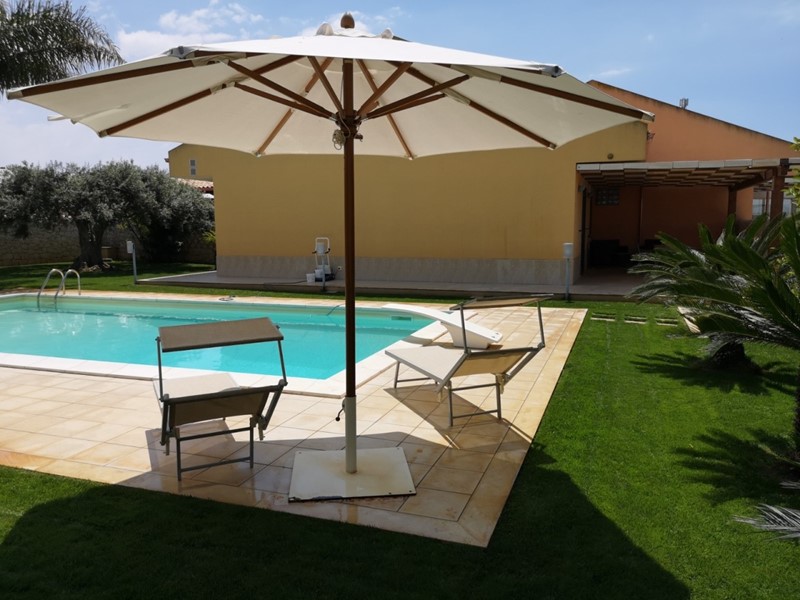 Villa in Vendita a Scicli, zona MARE, 400'000€, 120 m², arredato