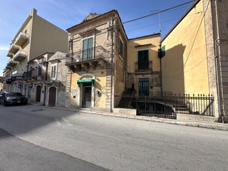 Immobile commerciale in Vendita a Modica, zona MODICA ALTA, 19'500€, 50 m²