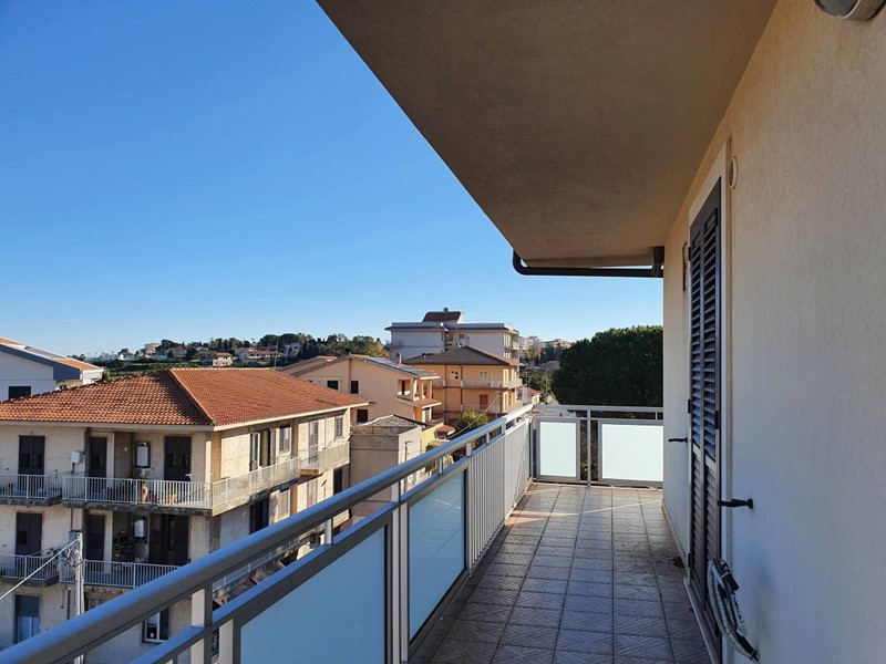 Appartamento in Vendita a Modica, zona SORDA QUARTIERE, 138 m², con Box