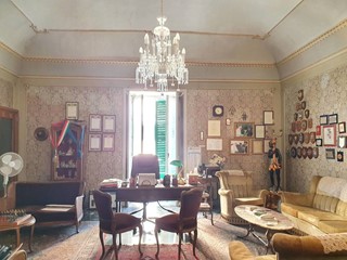 Villa in Vendita a Ragusa, zona P.ZZA LIBERTA', 160'000&euro;, 200 m², con Box