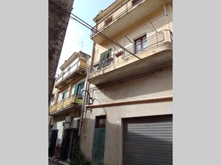 Appartamento in Vendita a Modica, 140'000€, 300 m², con Box