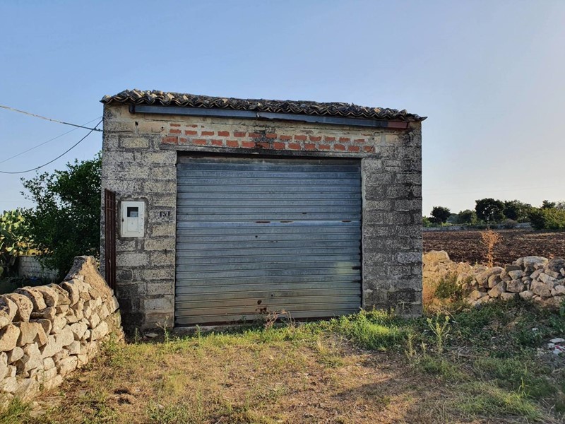 Villa in Vendita a Modica, zona CAMPAGNA, 190'000€, 160 m²