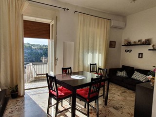 Quadrilocale in Vendita a Modica, zona DENTE, 65'000€, 70 m²