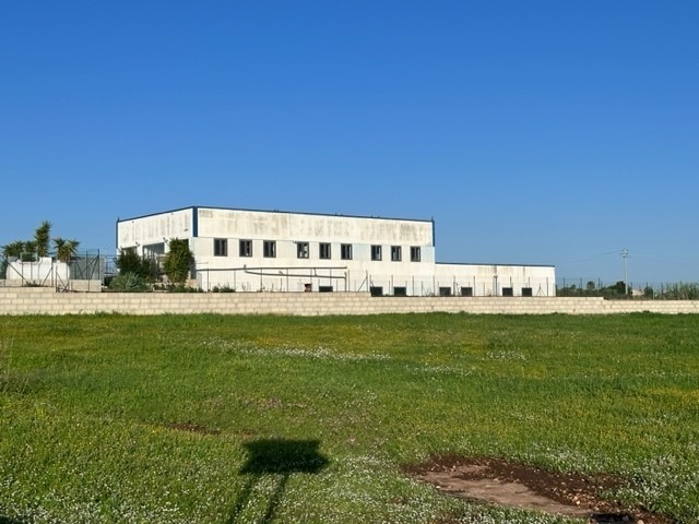 Immobile commerciale in Vendita a Modica, zona SORDA PERIFERIA, 925 m²