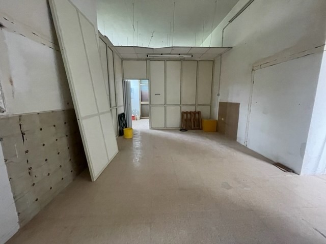 Immobile commerciale in Affitto a Modica, zona SORDA QUARTIERE, 350€, 50 m²